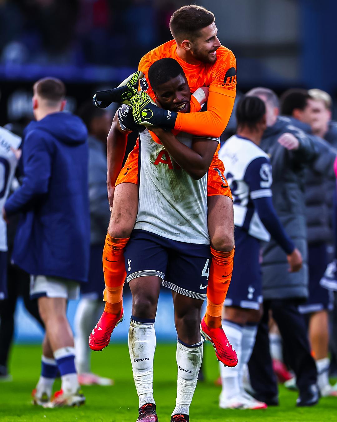 热刺攻守兼顾踢出全方位实力