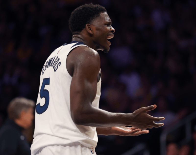 同城乐体育官方-森林狼逆转尼克斯止步连败