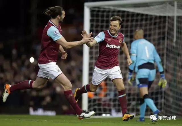 同城乐体育入口-诺里奇全队备战下轮比赛，为保级夺分全力以赴