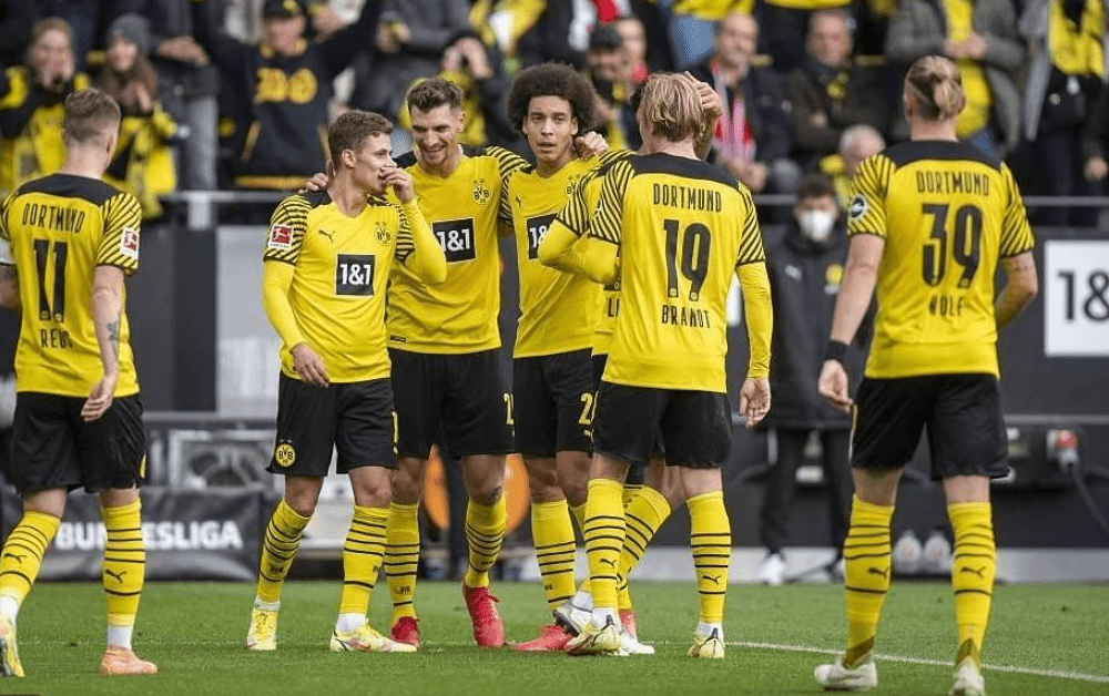 江苏世纪大胜，继续领跑积分榜