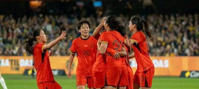 关于女子足球大赛竞赛激烈,强队连连取胜的信息 关于女子足球大赛竞赛激烈,强队连连取胜的信息