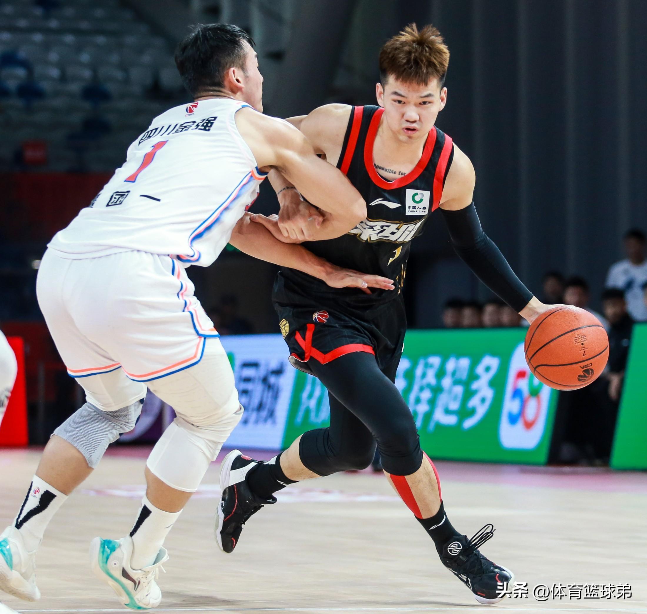 上海男篮与山东队即将上演对决 上海男篮与山东队即将上演对决